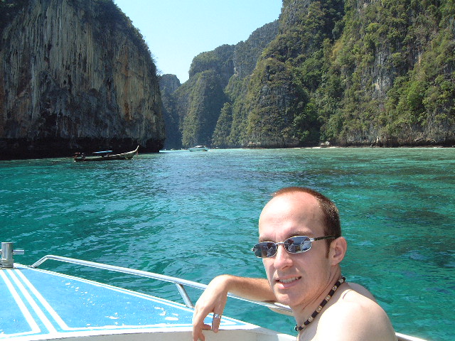 thai_2003_0223ag_kohpplay_lohsammah.jpg